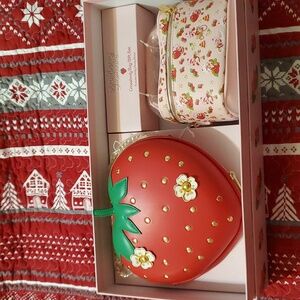 Strawberry 🍓 Shortcake crossbody purse by Skinny Dip
